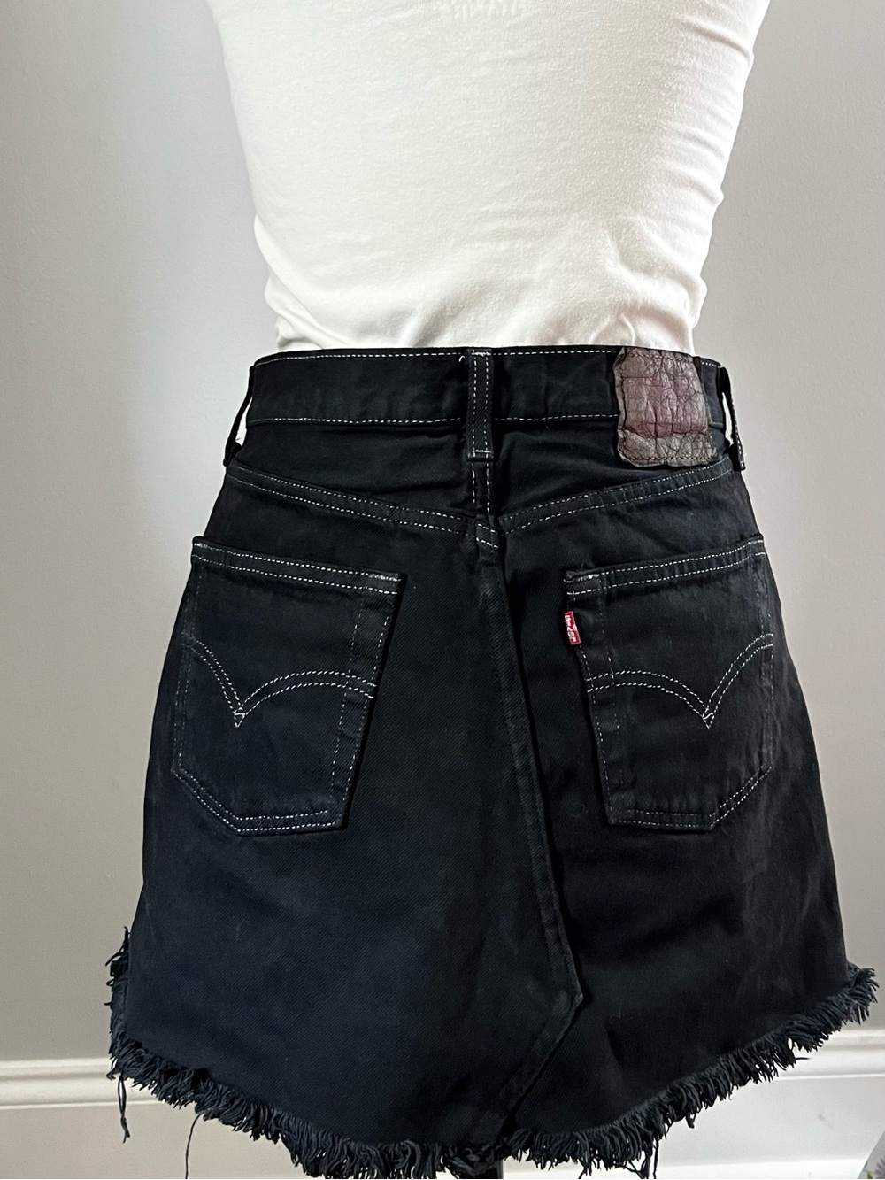 Levi’s 501 Black Denim Cotton Skirt Size 6 - Picture 4 of 4